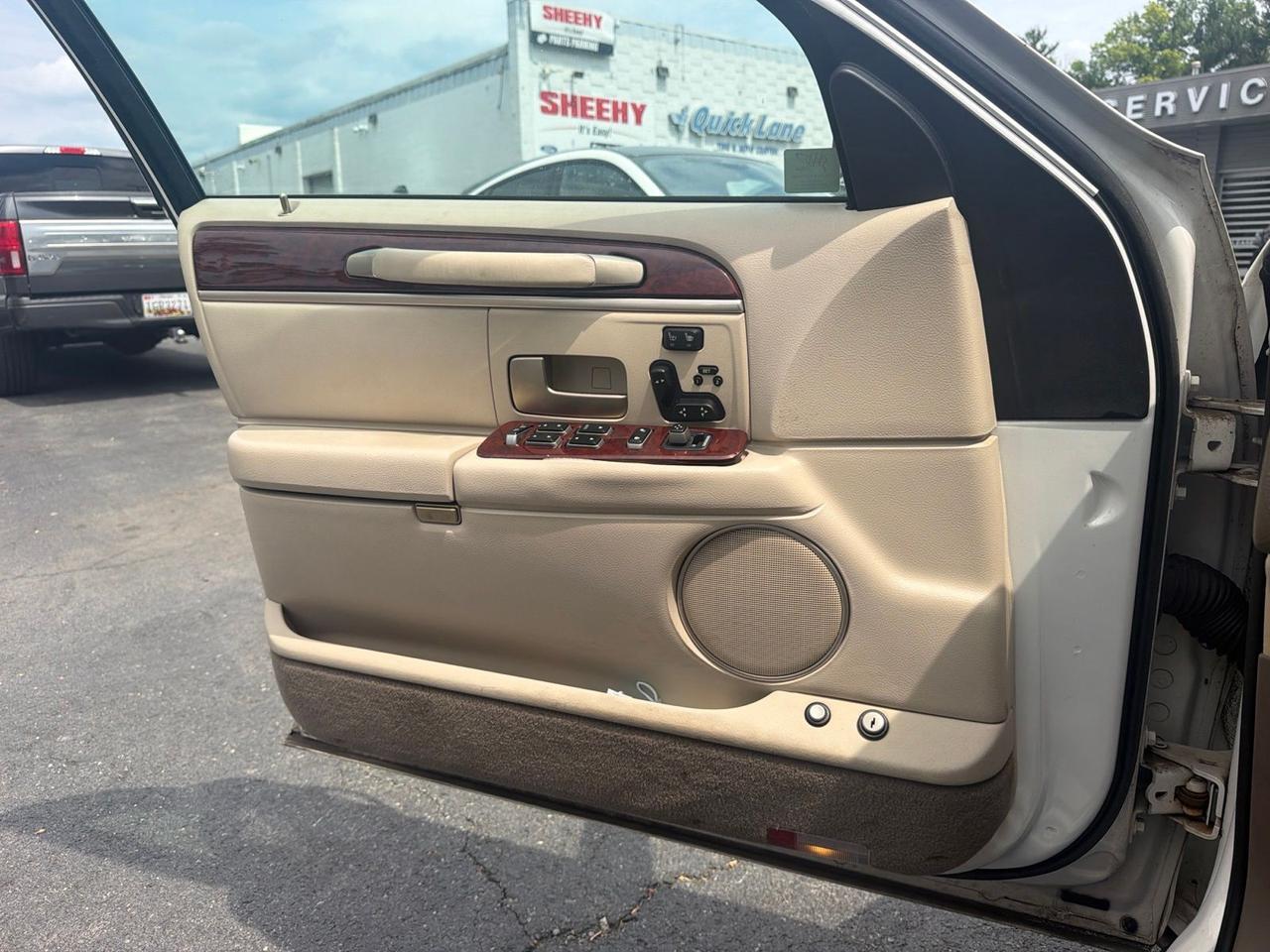 2003 Lincoln Town Car Cartier Gaithersburg MD
