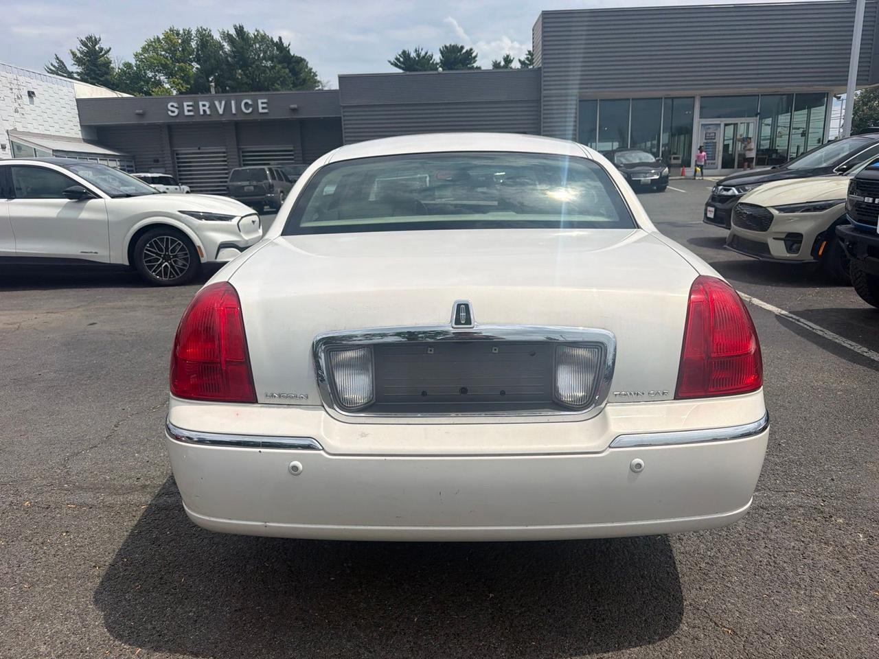 2003 Lincoln Town Car Cartier Gaithersburg MD