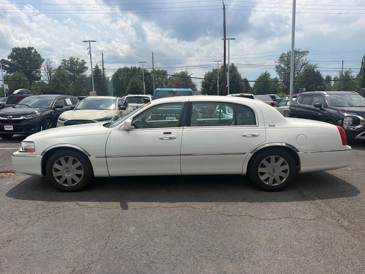 2003 Lincoln Town Car Cartier Gaithersburg MD