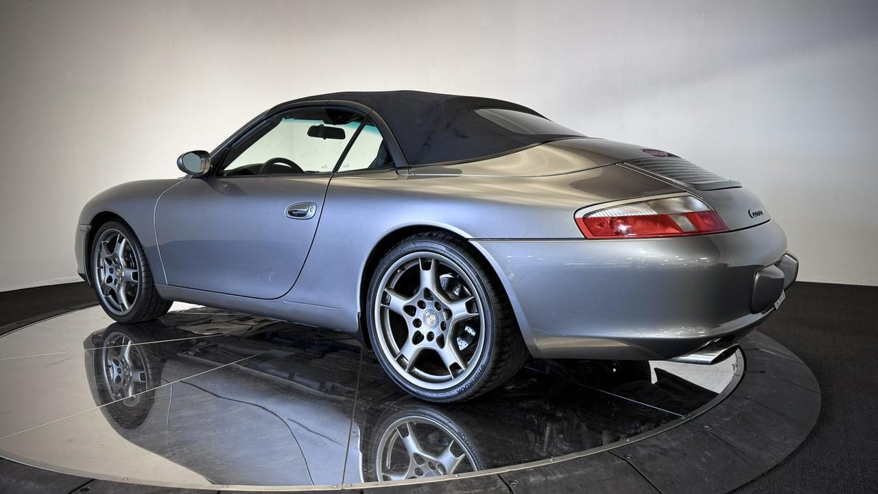 2003 Porsche 911 Carrera
