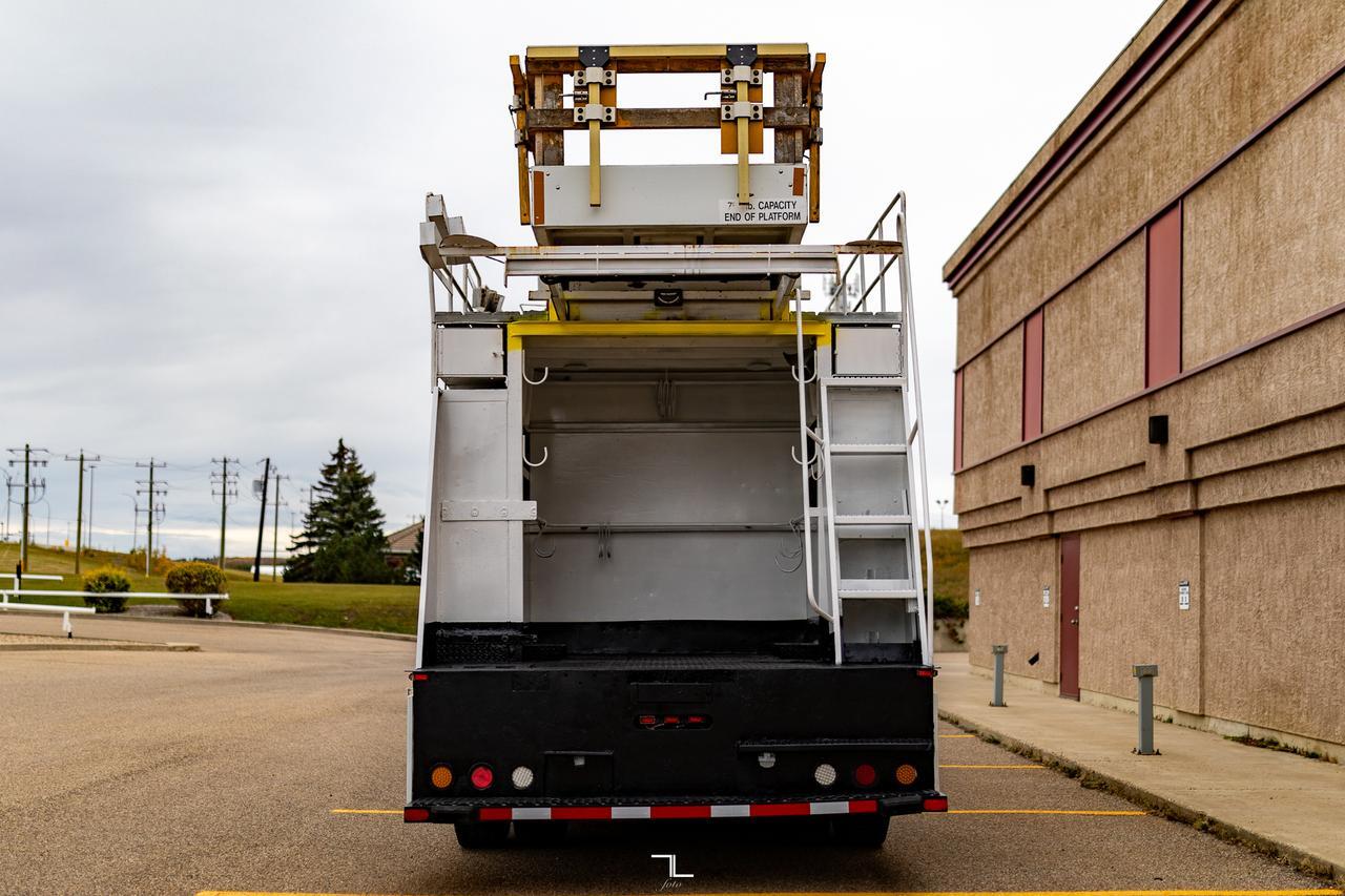 2003 Sterling Condor Lift Diesel Red Deer AB