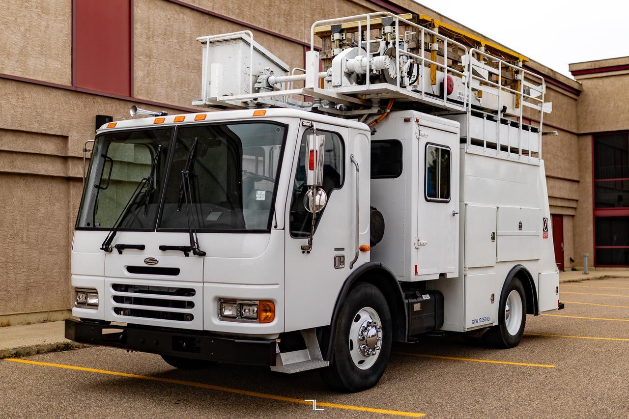 2003 Sterling Condor Lift Diesel Red Deer AB