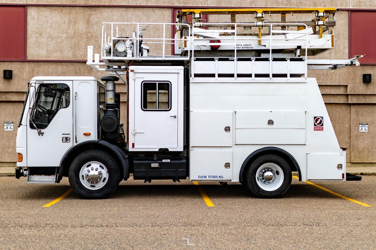2003 Sterling Condor Lift Diesel Red Deer AB