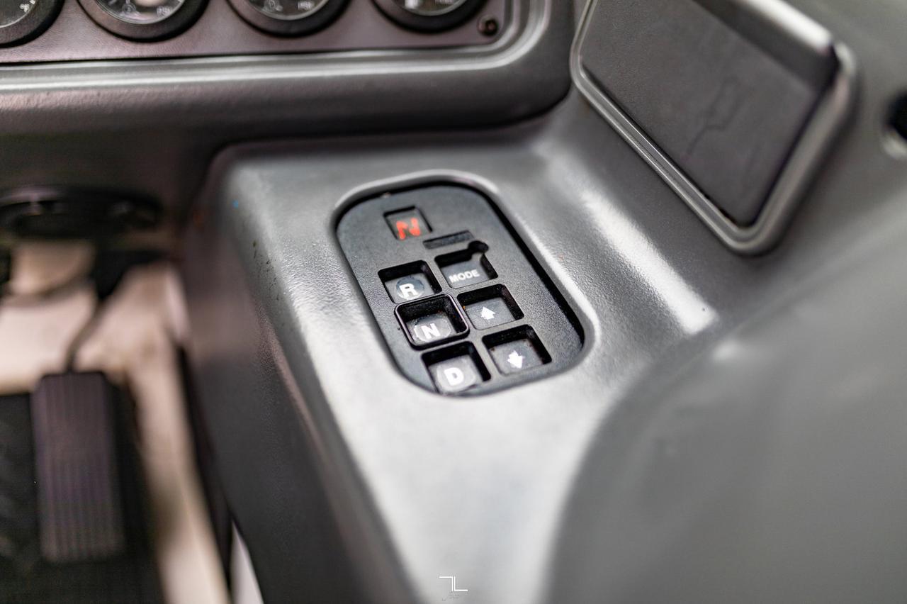 2003 Sterling Condor Lift Diesel Red Deer AB