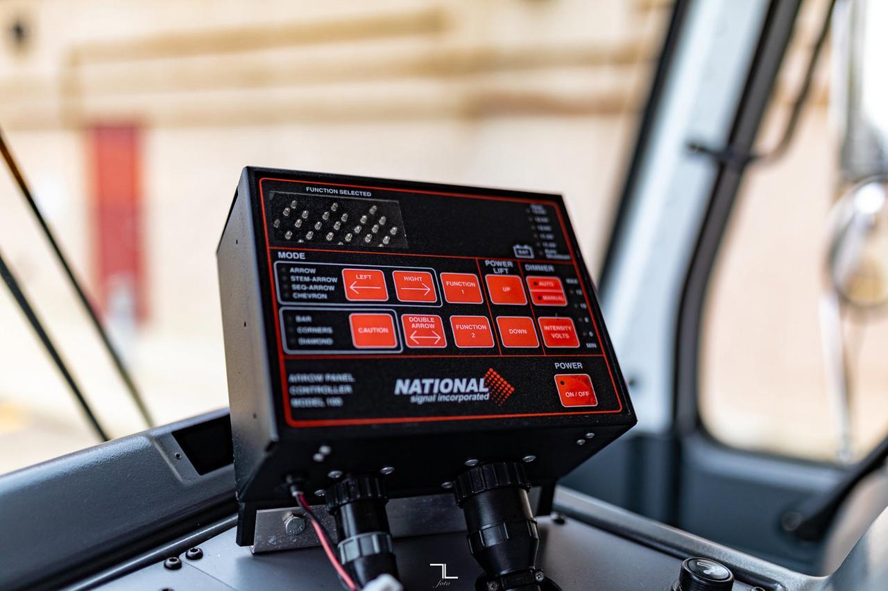 2003 Sterling Condor Lift Diesel Red Deer AB