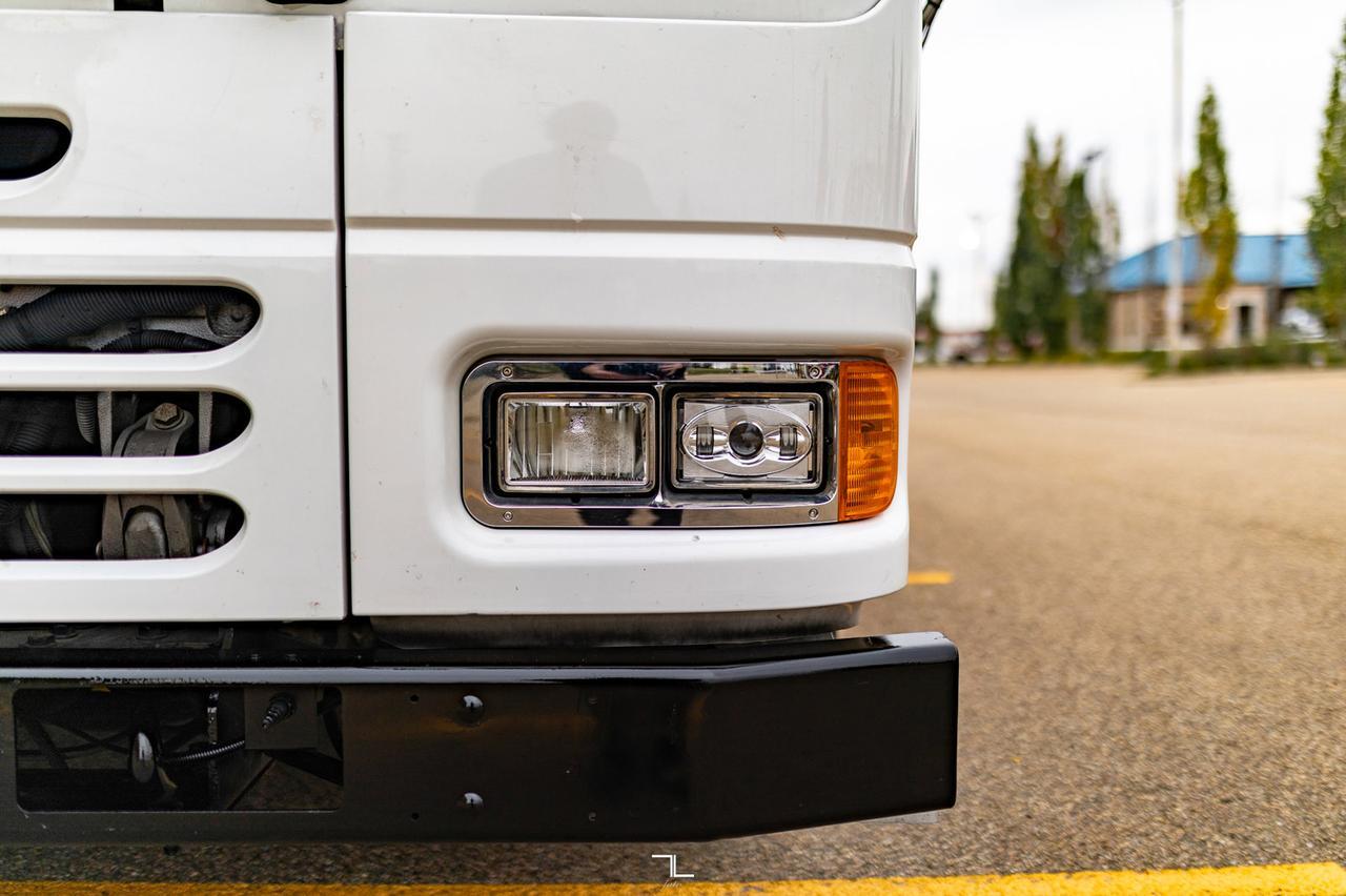 2003 Sterling Condor Lift Diesel Red Deer AB