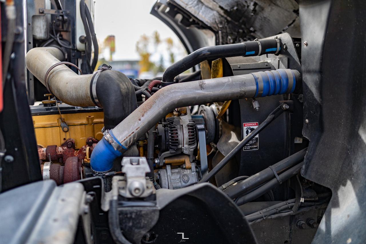 2003 Sterling Condor Lift Diesel Red Deer AB