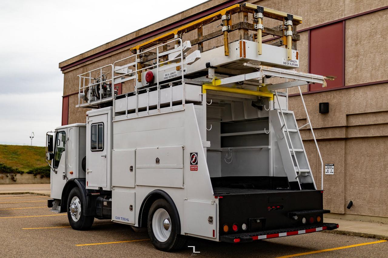 2003 Sterling Condor Lift Diesel Red Deer AB