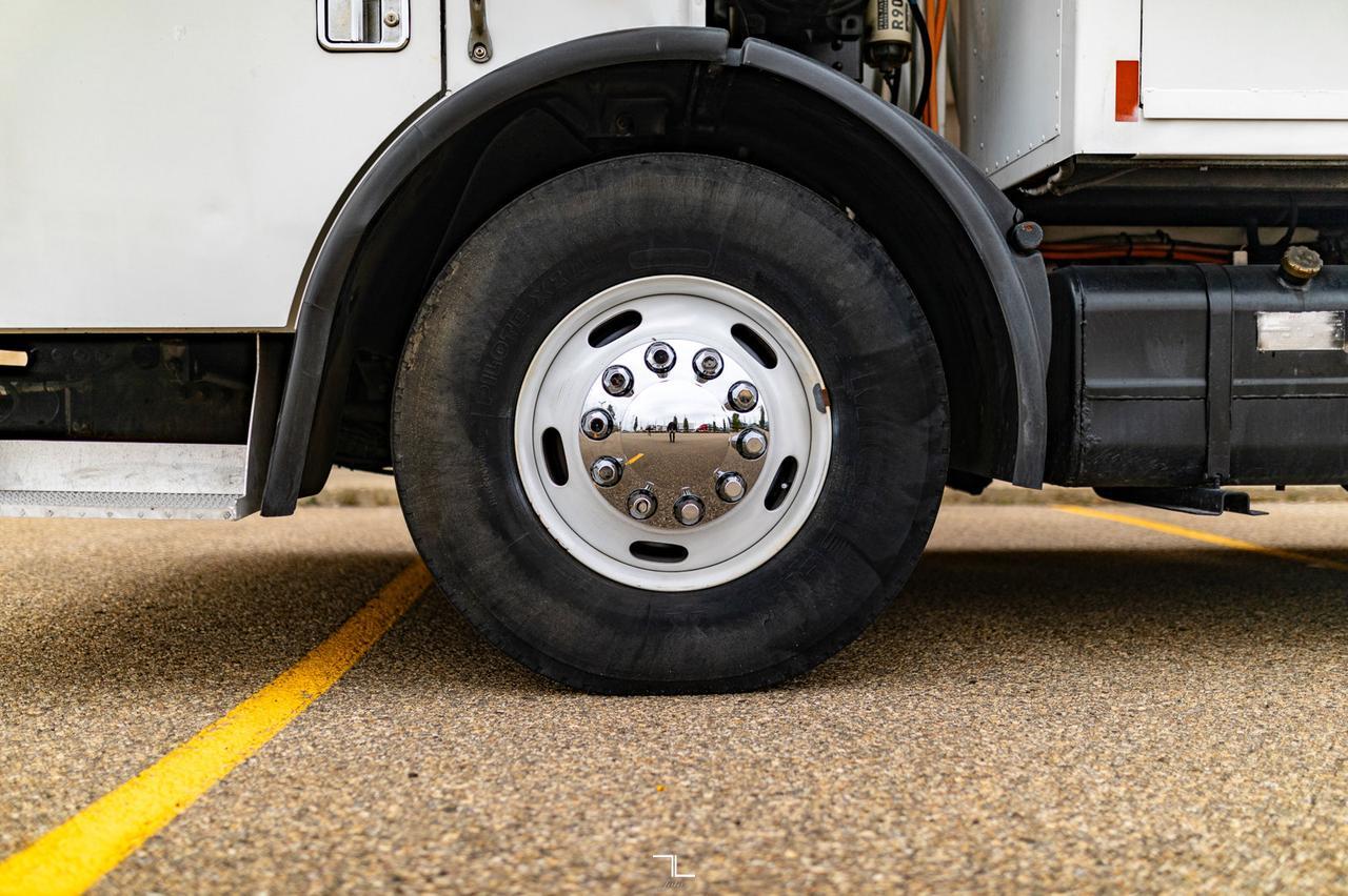 2003 Sterling Condor Lift Diesel Red Deer AB