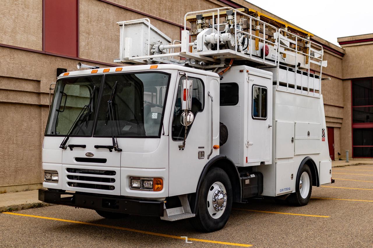 2003 Sterling Condor Lift Diesel Red Deer AB