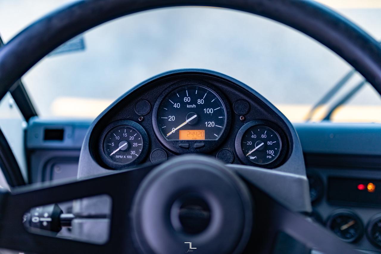 2003 Sterling Condor Lift Diesel Red Deer AB