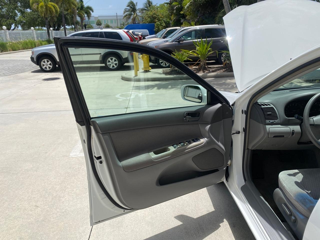 2003 Toyota Camry LE LOW MILES 61,005 Pompano Beach FL