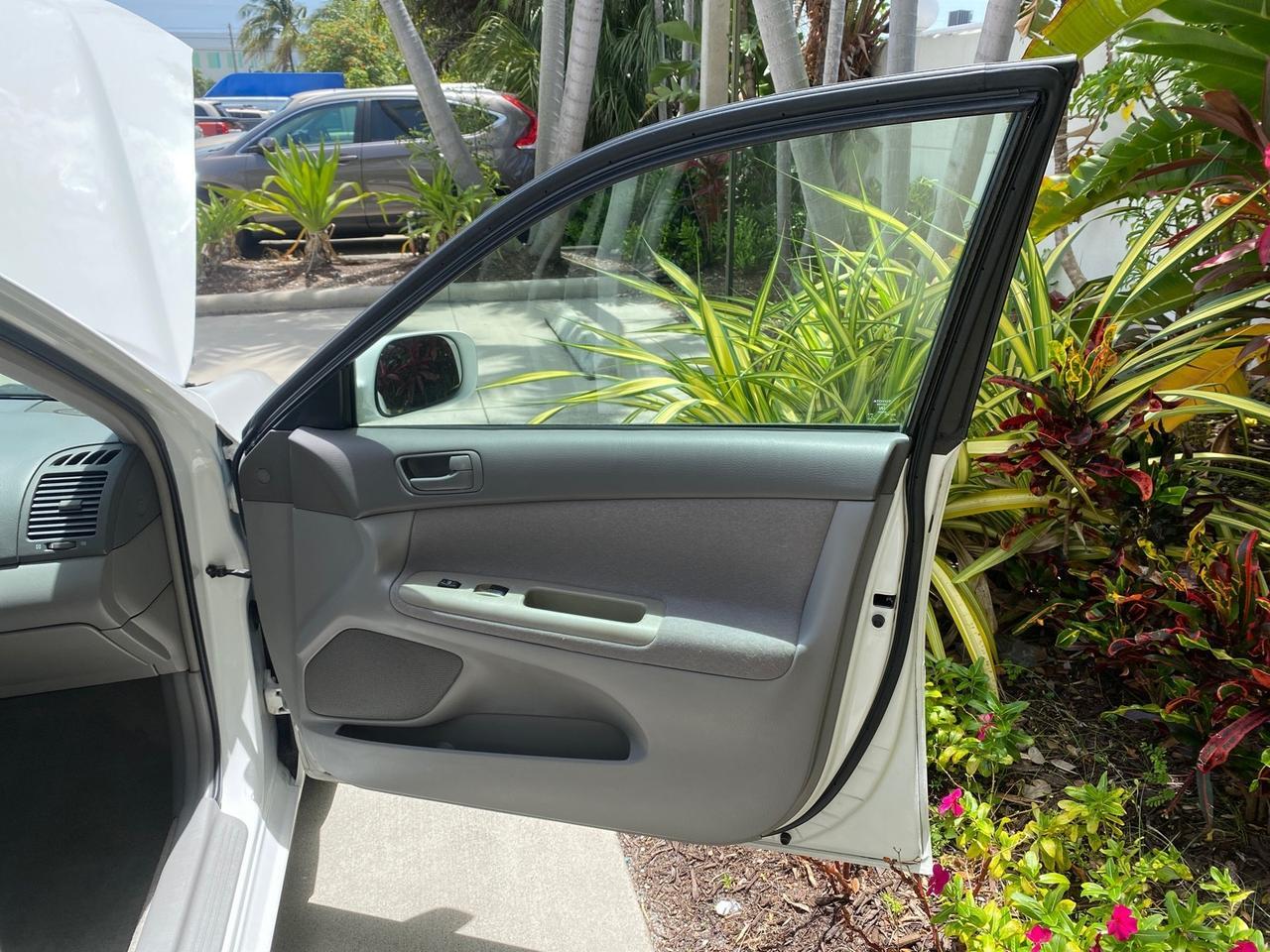 2003 Toyota Camry LE LOW MILES 61,005 Pompano Beach FL