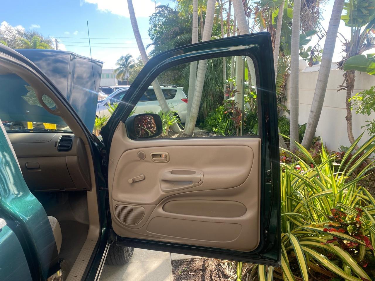 2003 Toyota Tundra LOW MILES 65,744 1 OWNER FL Pompano Beach FL