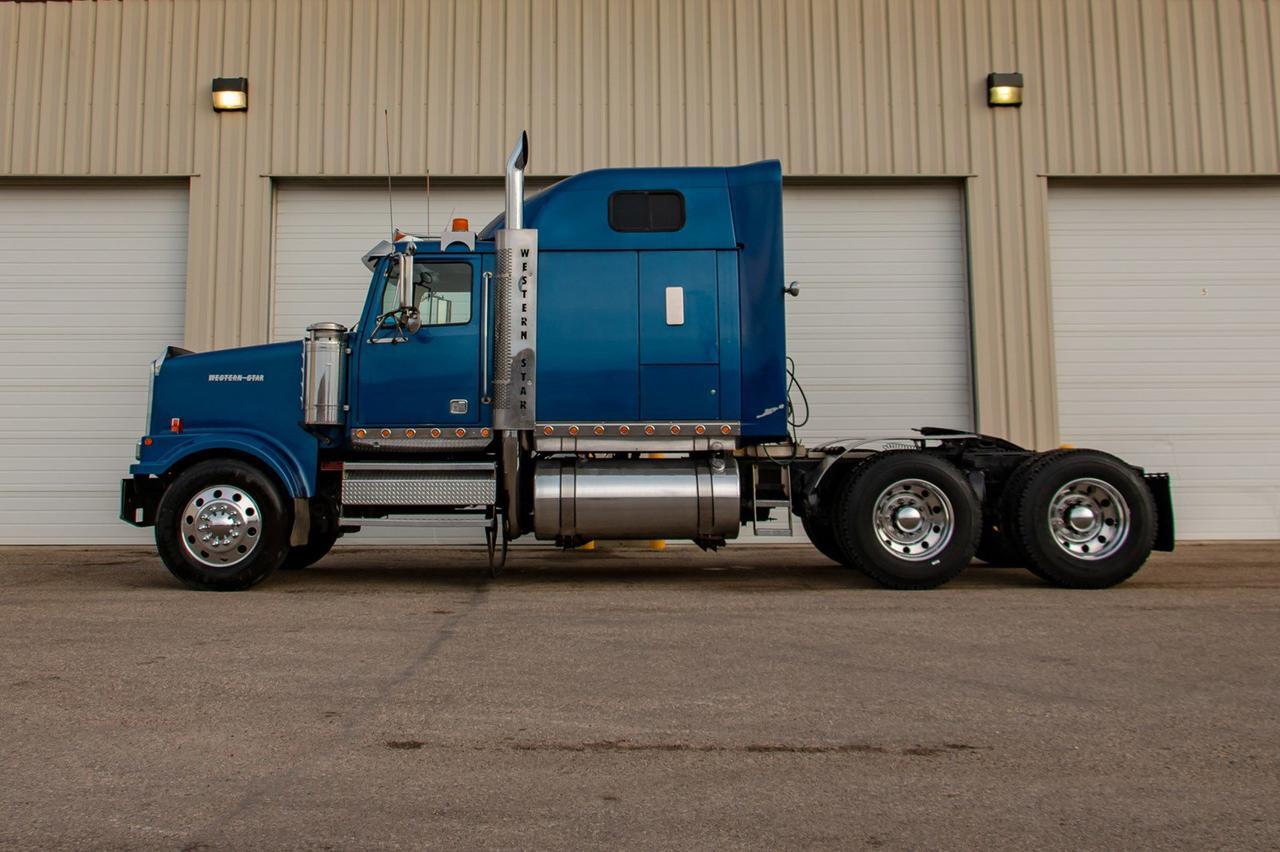 2003 WESTERN STAR 4900 TA CONVENTIONAL Red Deer AB