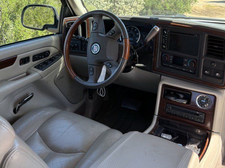 2004 Cadillac Escalade EXT Base