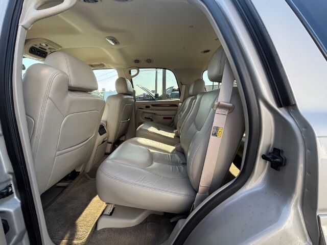 2004 Cadillac Escalade Standard