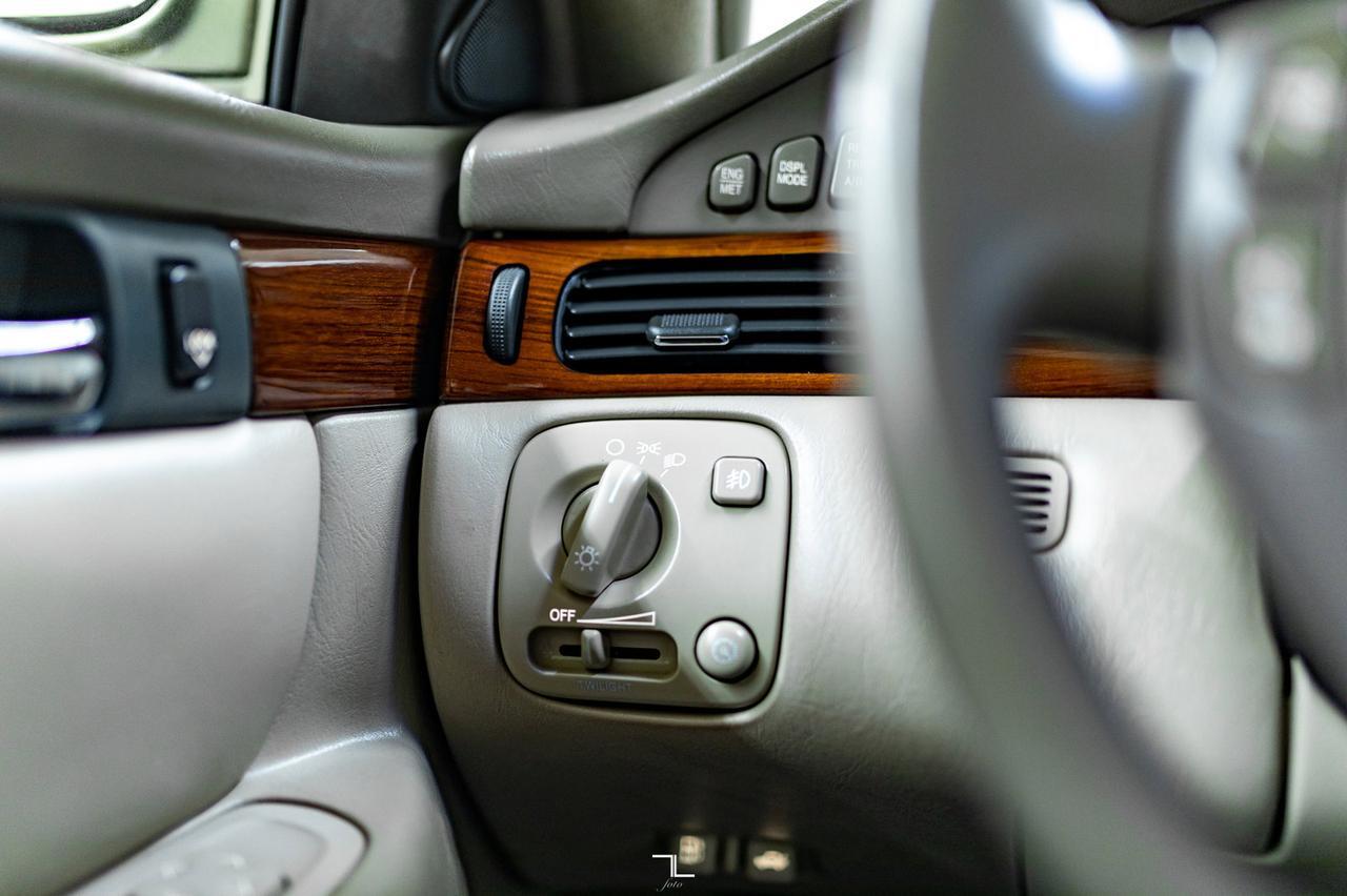 2004 Cadillac Seville SLS Leather Red Deer AB