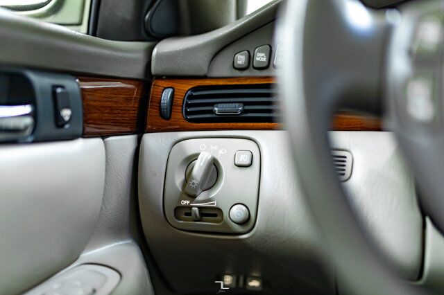 2004 Cadillac Seville SLS Leather Red Deer AB