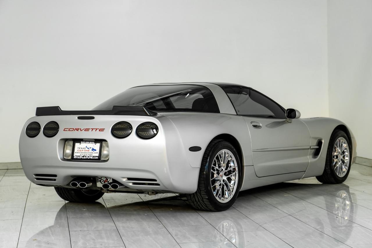 2004 Chevrolet Corvette AUTOMATIC HEADUP DISPLAY LEATHER SEATS BOSE SOUND POWER SEATS CRUISE CONTROL Carrollton TX