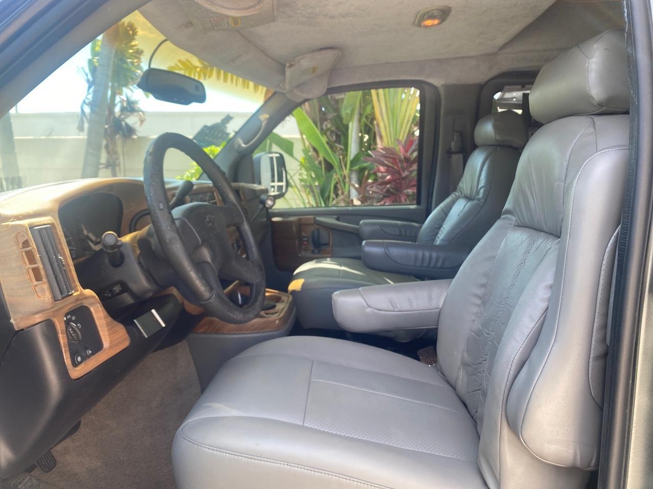 2004 Chevrolet Express HANDICAP LIFT 1 OWNER FLORIDA HIGH TOP CONV VAN Pompano Beach FL