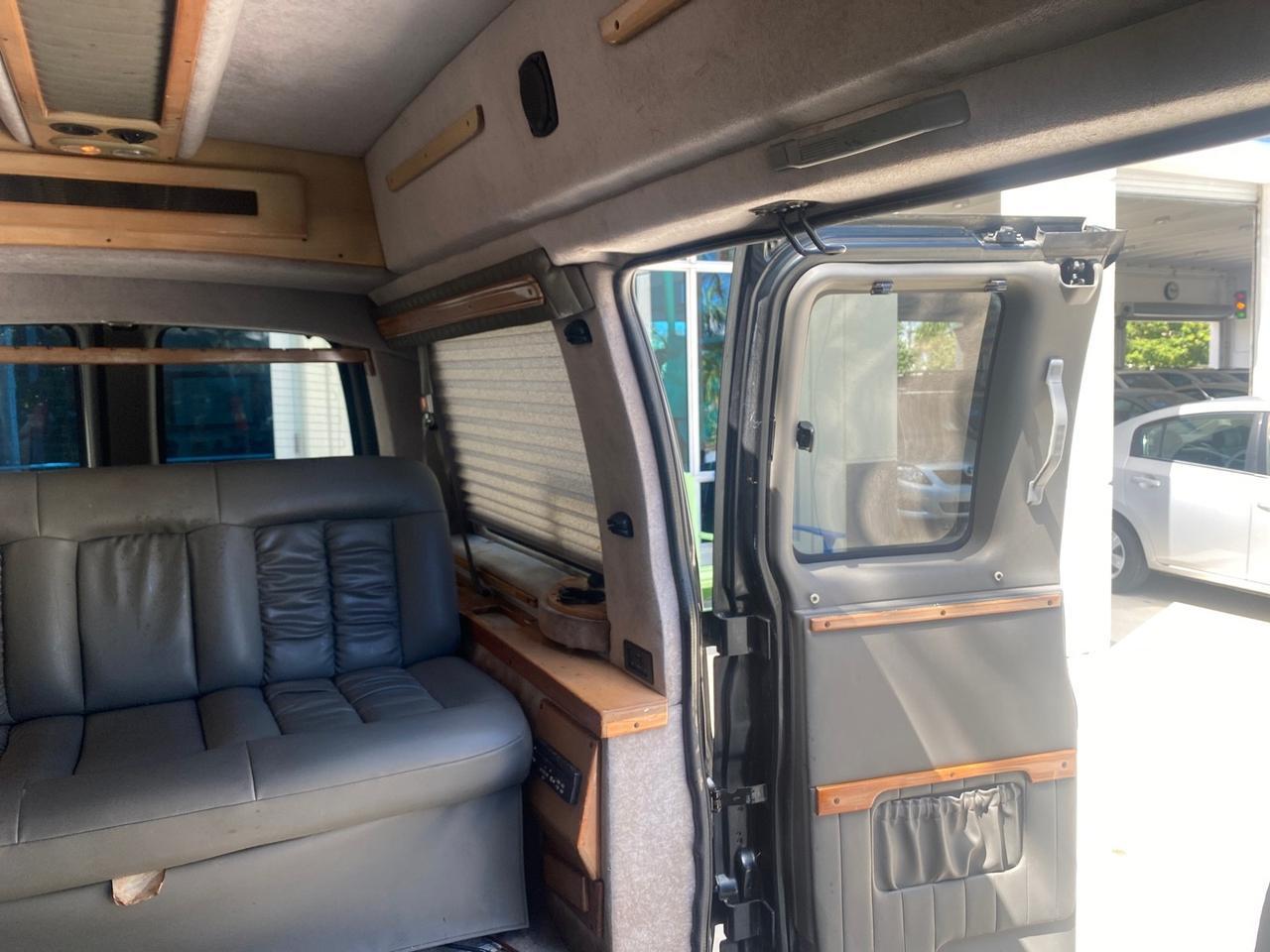 2004 Chevrolet Express HANDICAP LIFT 1 OWNER FLORIDA HIGH TOP CONV VAN Pompano Beach FL