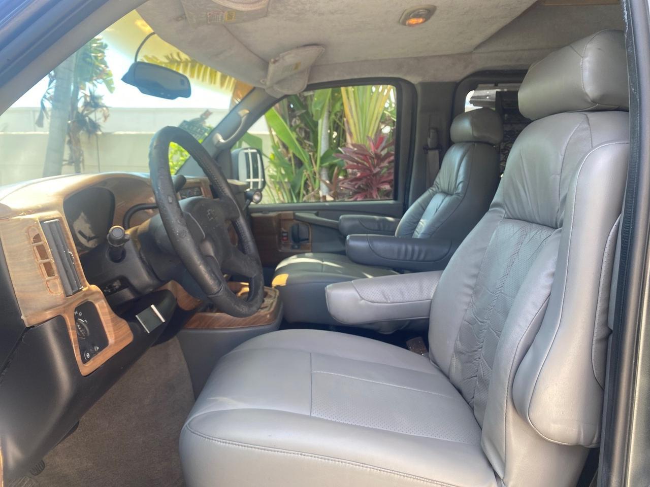 2004 Chevrolet Express HANDICAP LIFT 1 OWNER FLORIDA HIGH TOP CONV VAN Pompano Beach FL
