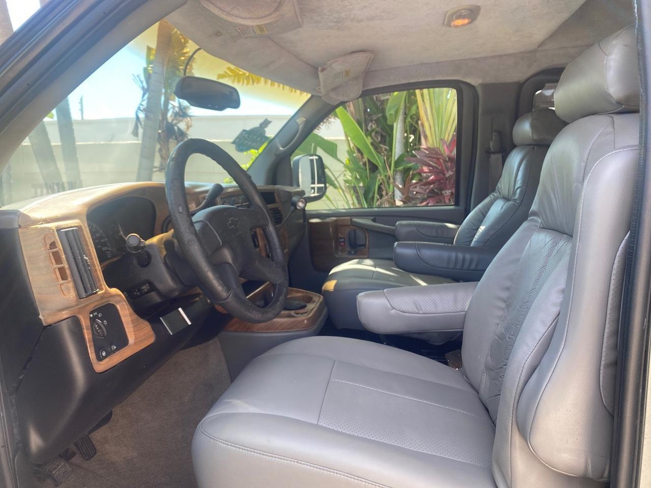 2004 Chevrolet Express HANDICAP LIFT 1 OWNER FLORIDA HIGH TOP CONV VAN Pompano Beach FL