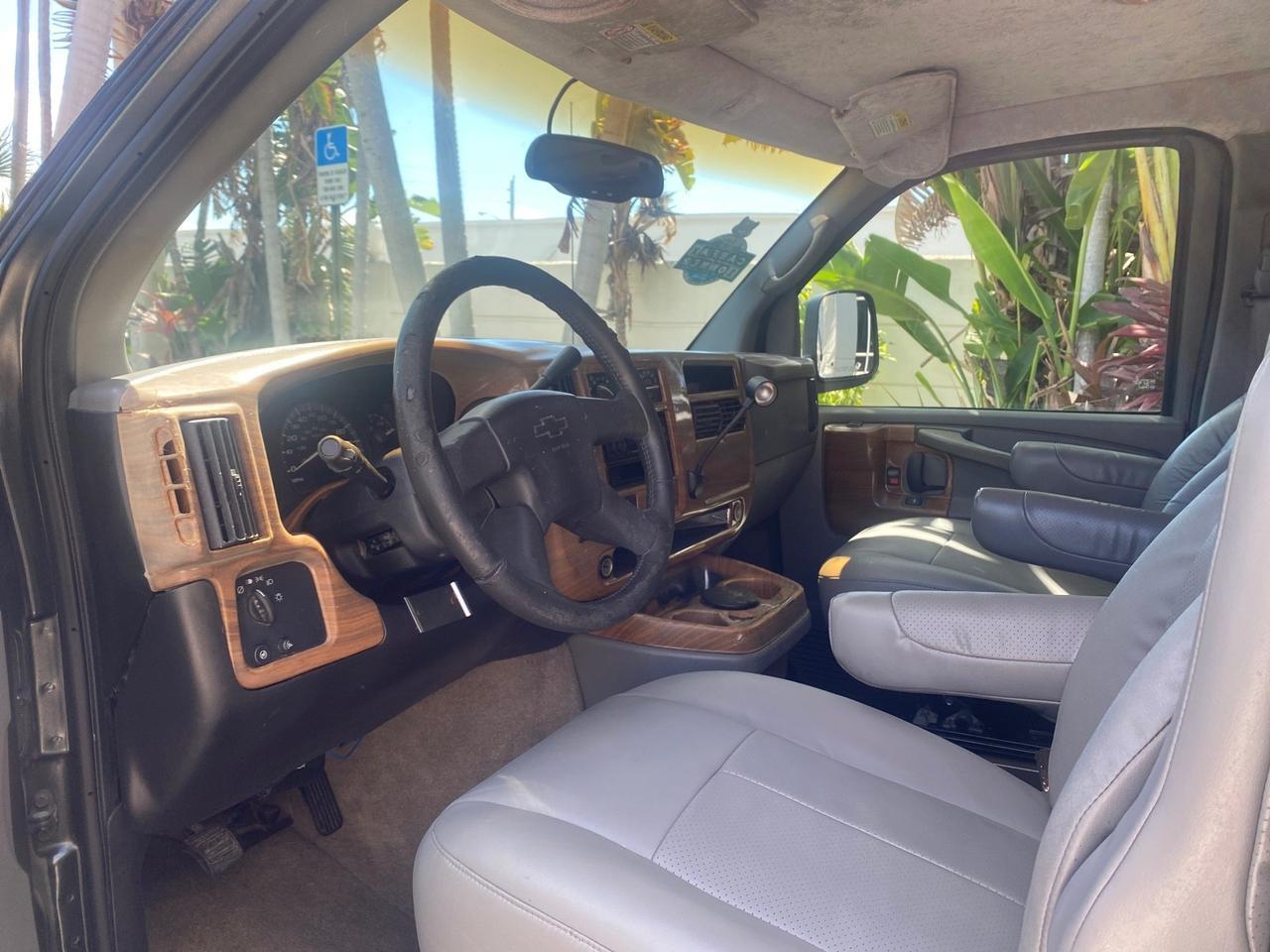 2004 Chevrolet Express HANDICAP LIFT 1 OWNER FLORIDA HIGH TOP CONV VAN Pompano Beach FL