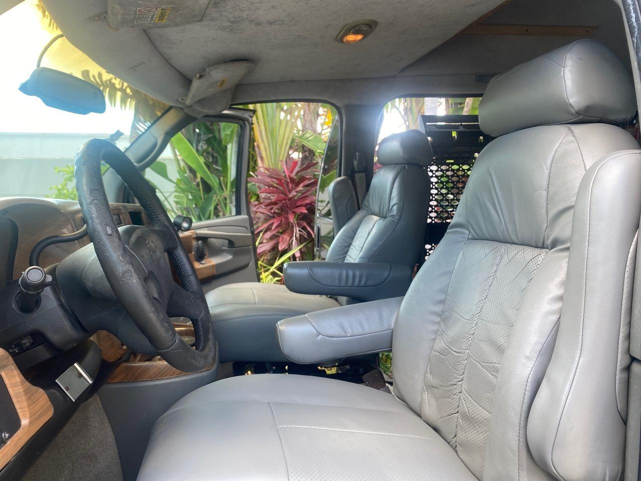 2004 Chevrolet Express HANDICAP LIFT 1 OWNER FLORIDA HIGH TOP CONV VAN Pompano Beach FL