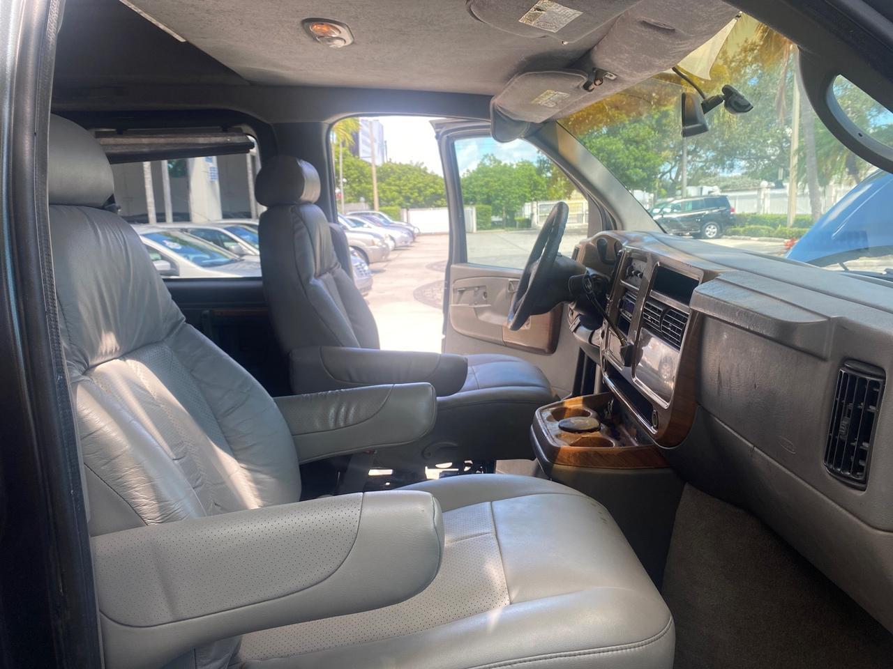 2004 Chevrolet Express HANDICAP LIFT 1 OWNER FLORIDA HIGH TOP CONV VAN Pompano Beach FL