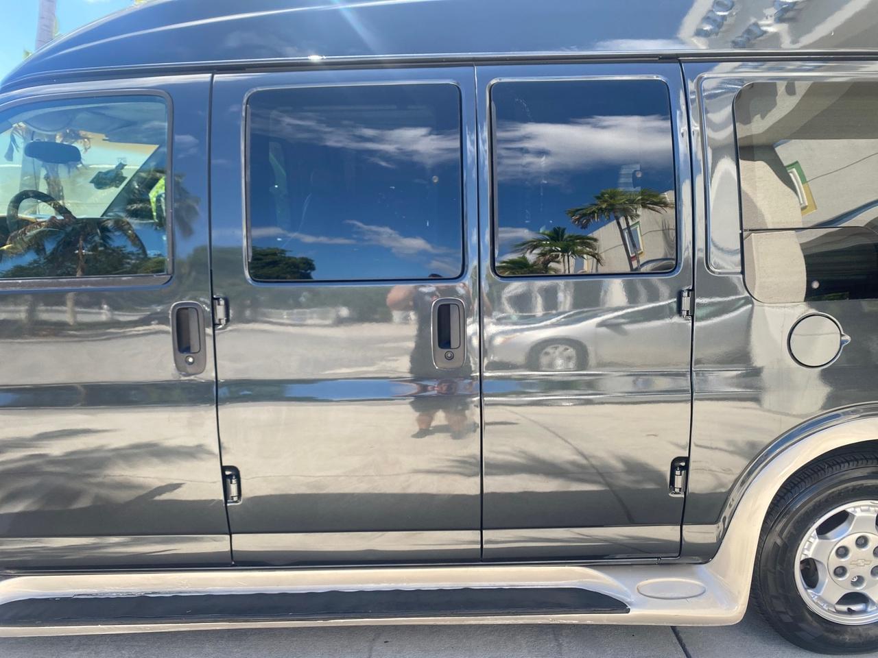 2004 Chevrolet Express HANDICAP LIFT 1 OWNER FLORIDA HIGH TOP CONV VAN Pompano Beach FL