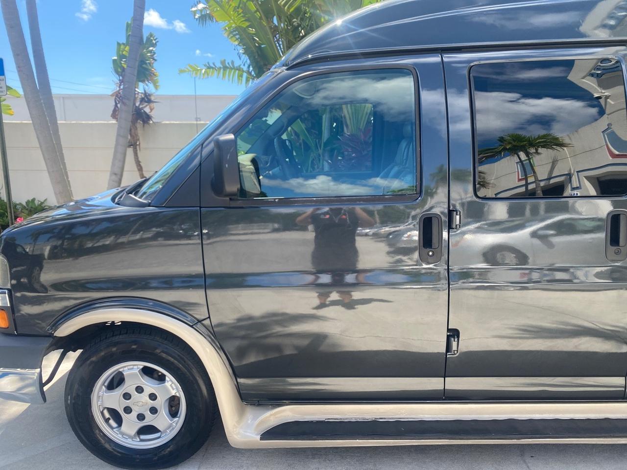 2004 Chevrolet Express HANDICAP LIFT 1 OWNER FLORIDA HIGH TOP CONV VAN Pompano Beach FL