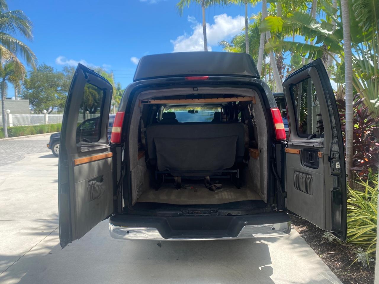 2004 Chevrolet Express HANDICAP LIFT 1 OWNER FLORIDA HIGH TOP CONV VAN Pompano Beach FL