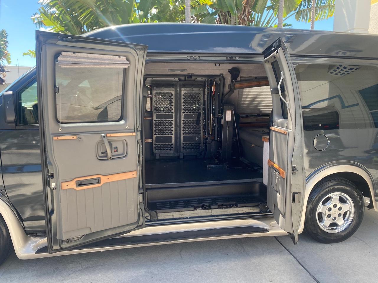 2004 Chevrolet Express HANDICAP LIFT 1 OWNER FLORIDA HIGH TOP CONV VAN Pompano Beach FL