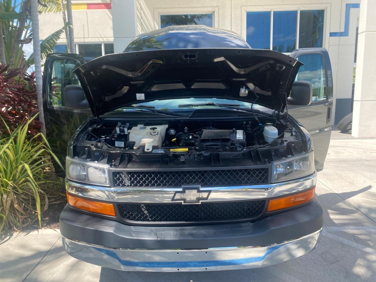 2004 Chevrolet Express HANDICAP LIFT 1 OWNER FLORIDA HIGH TOP CONV VAN Pompano Beach FL