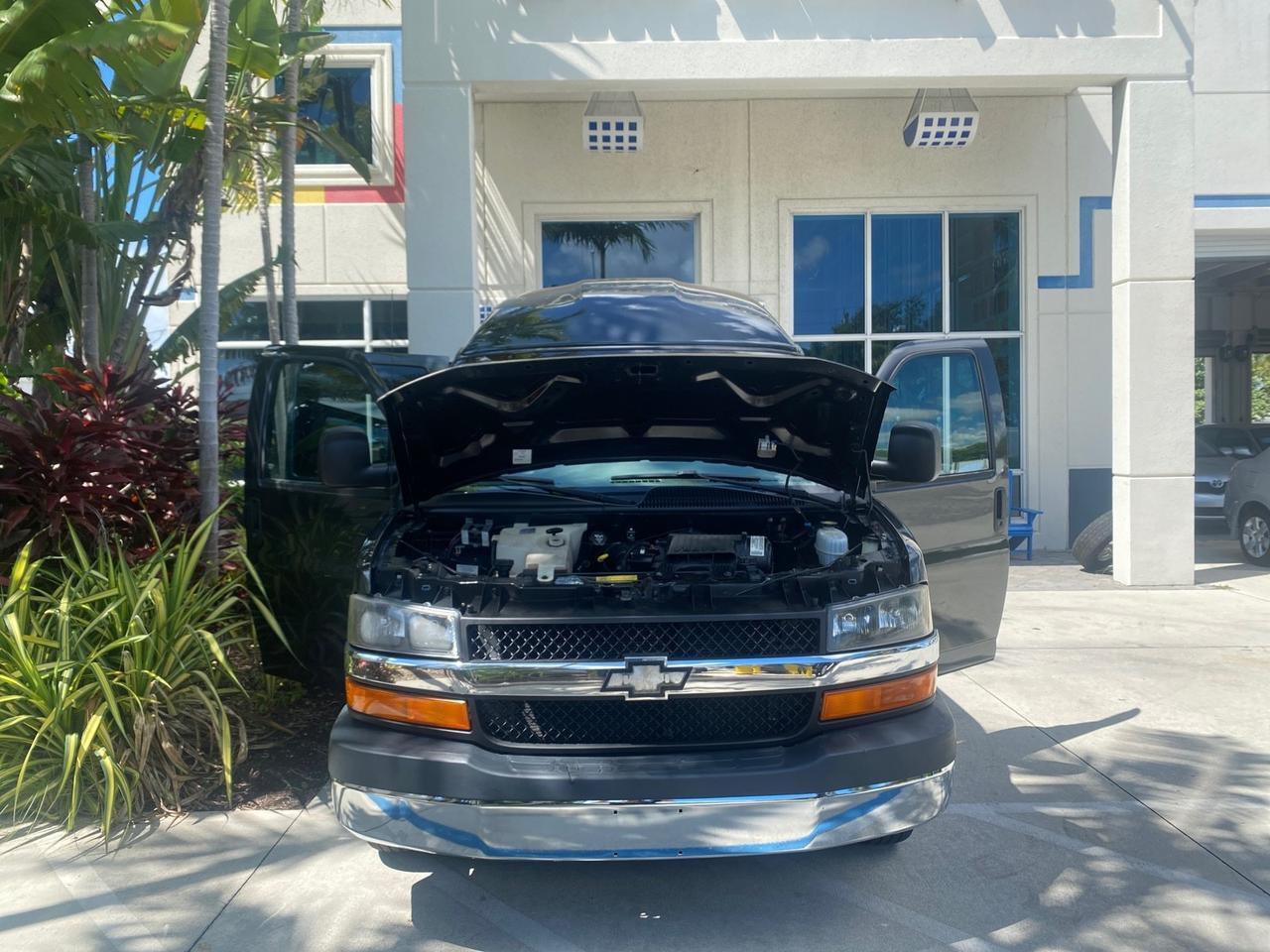 2004 Chevrolet Express HANDICAP LIFT 1 OWNER FLORIDA HIGH TOP CONV VAN Pompano Beach FL