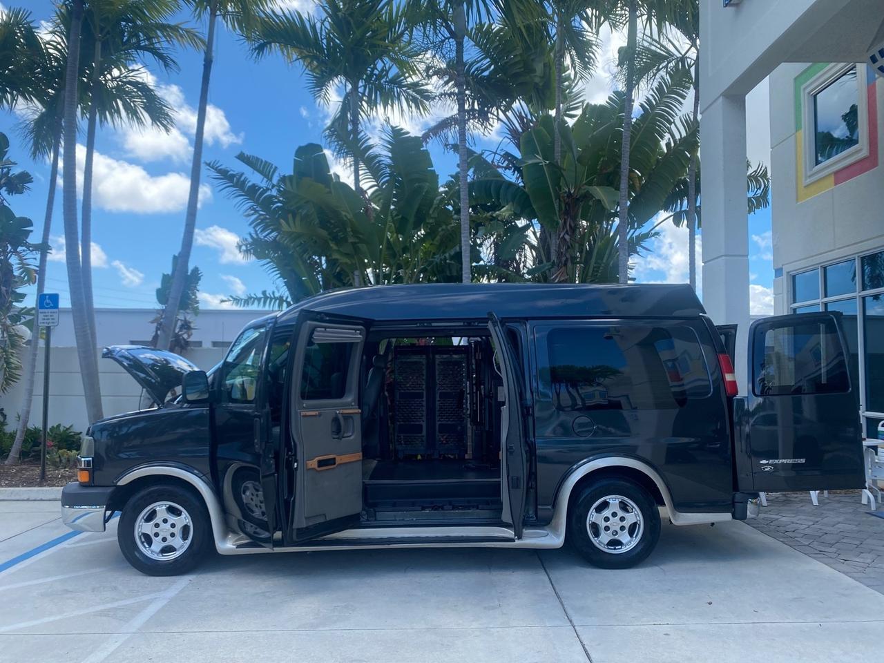 2004 Chevrolet Express HANDICAP LIFT 1 OWNER FLORIDA HIGH TOP CONV VAN Pompano Beach FL
