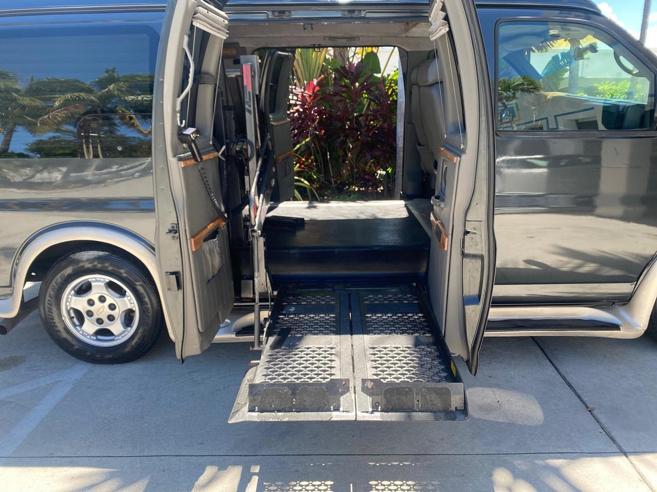 2004 Chevrolet Express HANDICAP LIFT 1 OWNER FLORIDA HIGH TOP CONV VAN Pompano Beach FL