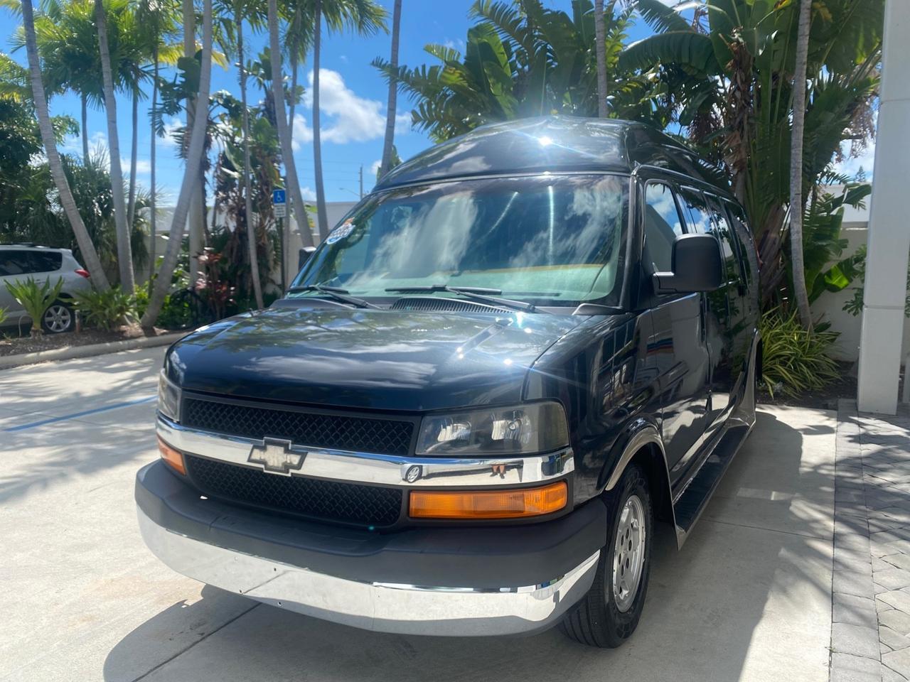 2004 Chevrolet Express HANDICAP LIFT 1 OWNER FLORIDA HIGH TOP CONV VAN Pompano Beach FL