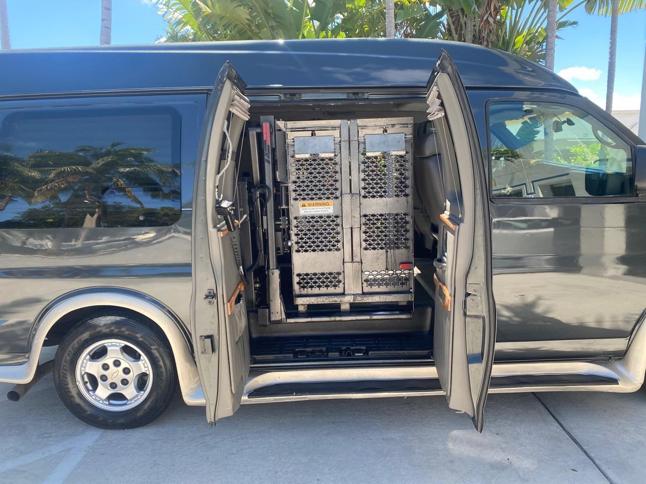 2004 Chevrolet Express HANDICAP LIFT 1 OWNER FLORIDA HIGH TOP CONV VAN Pompano Beach FL