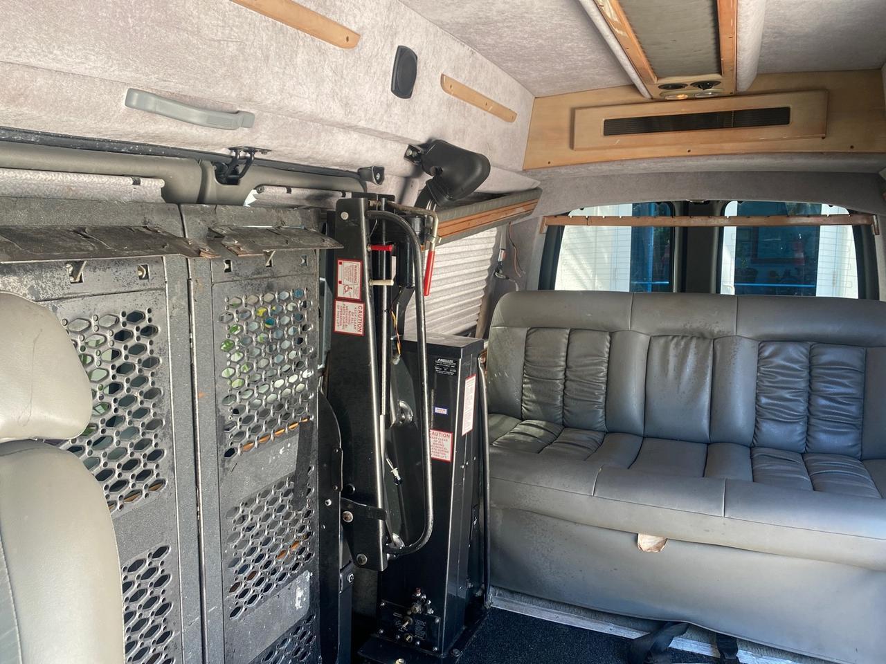 2004 Chevrolet Express HANDICAP LIFT 1 OWNER FLORIDA HIGH TOP CONV VAN Pompano Beach FL