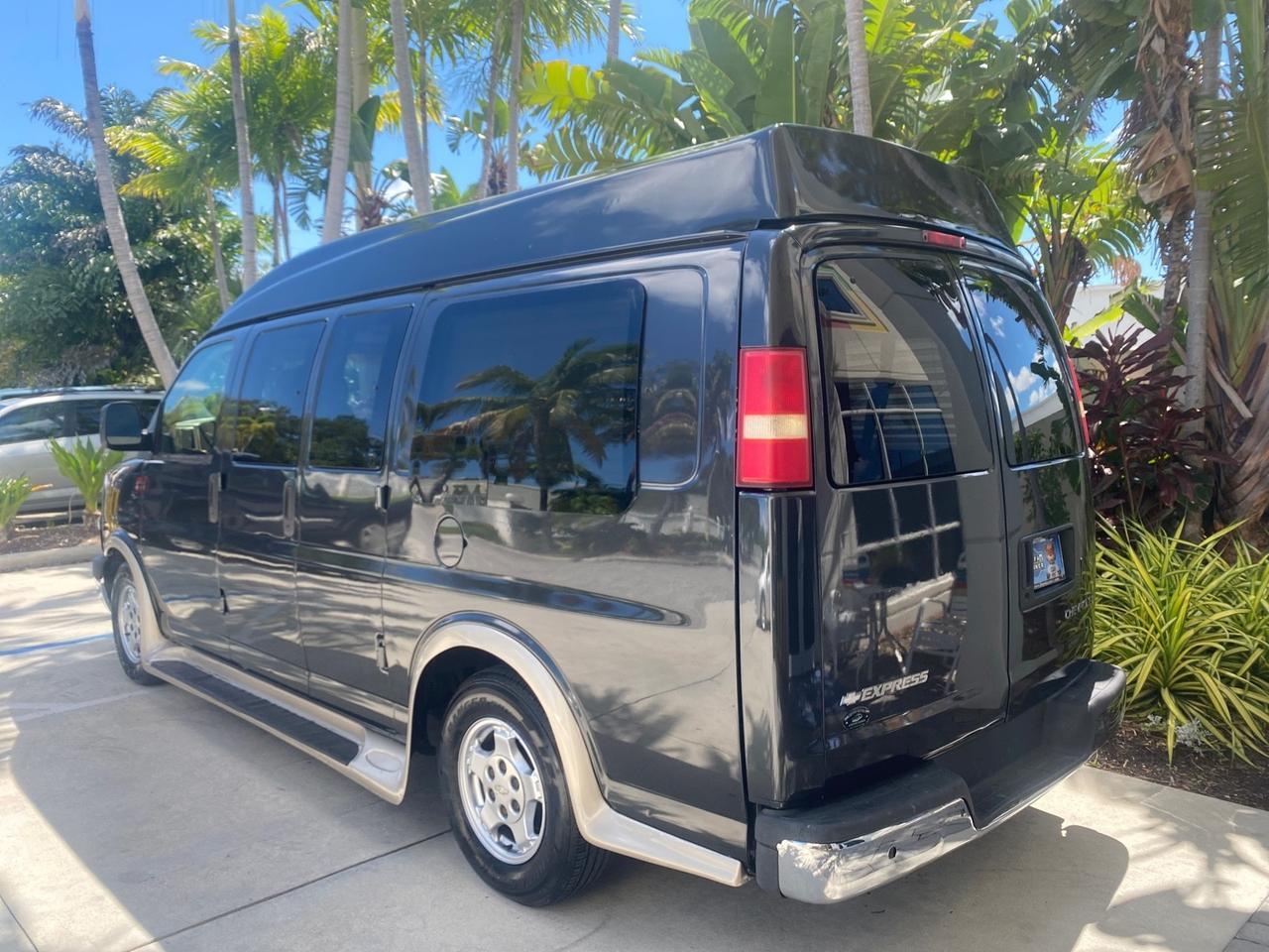 2004 Chevrolet Express HANDICAP LIFT 1 OWNER FLORIDA HIGH TOP CONV VAN Pompano Beach FL