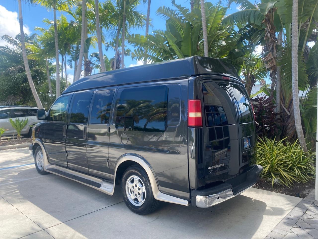 2004 Chevrolet Express HANDICAP LIFT 1 OWNER FLORIDA HIGH TOP CONV VAN Pompano Beach FL