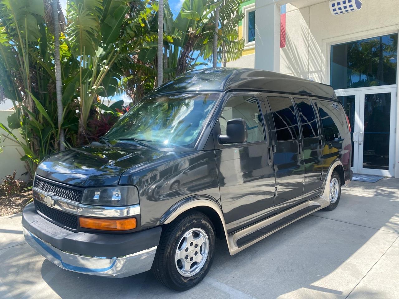 2004 Chevrolet Express HANDICAP LIFT 1 OWNER FLORIDA HIGH TOP CONV VAN Pompano Beach FL