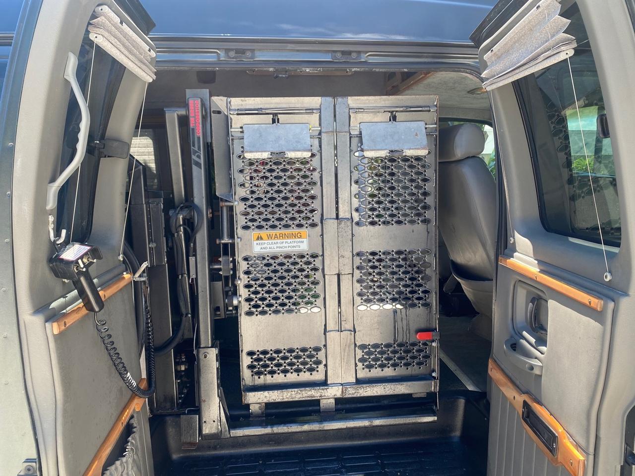 2004 Chevrolet Express HANDICAP LIFT 1 OWNER FLORIDA HIGH TOP CONV VAN Pompano Beach FL