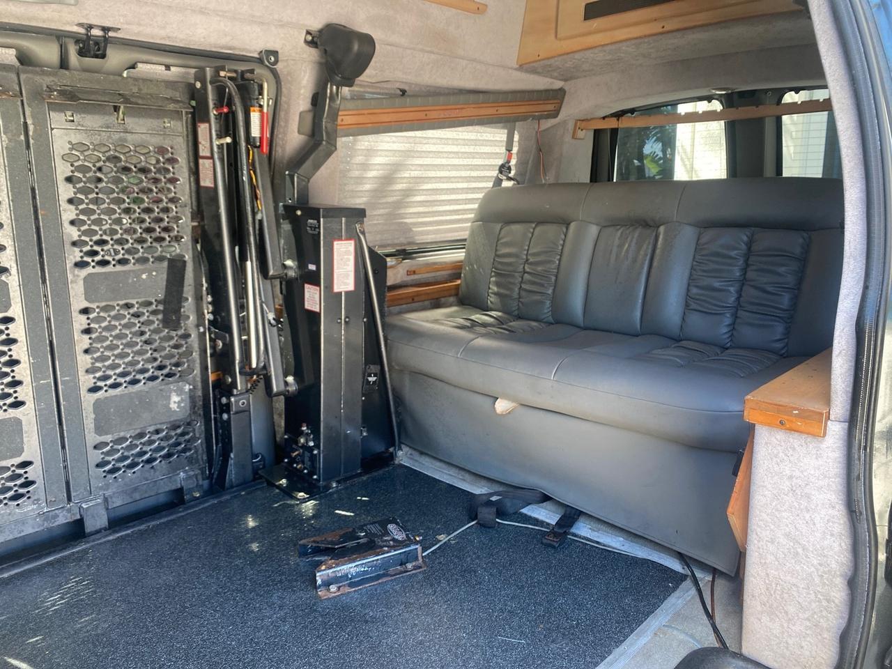 2004 Chevrolet Express HANDICAP LIFT 1 OWNER FLORIDA HIGH TOP CONV VAN Pompano Beach FL