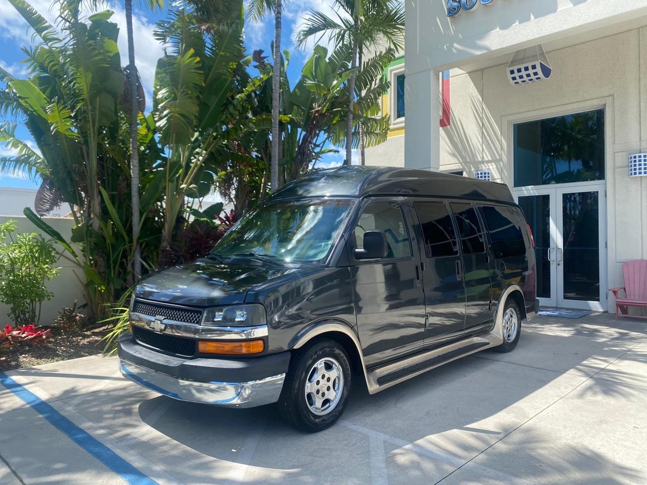 2004 Chevrolet Express HANDICAP LIFT 1 OWNER FLORIDA HIGH TOP CONV VAN Pompano Beach FL