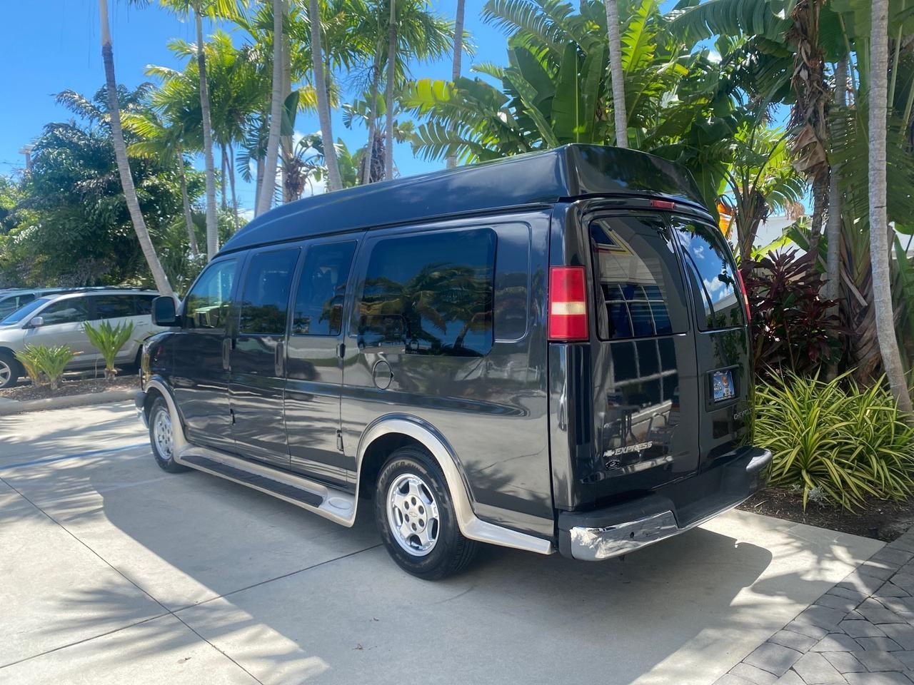 2004 Chevrolet Express HANDICAP LIFT 1 OWNER FLORIDA HIGH TOP CONV VAN Pompano Beach FL