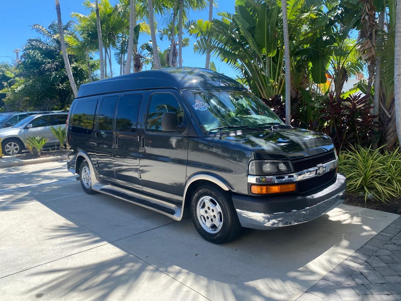 2004 Chevrolet Express HANDICAP LIFT 1 OWNER FLORIDA HIGH TOP CONV VAN Pompano Beach FL